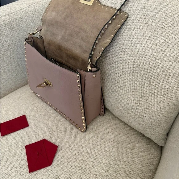 Valentino Pebbled Calfskin Rockstud Flip Lock Top Handle Bag (nude leather) - Picture 11 of 16